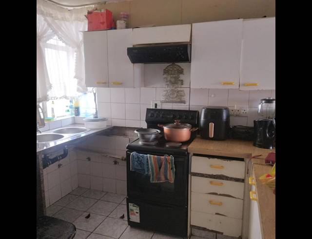 2 BEDROOM APARTMENT FOR SALE IN SUNNYSIDE